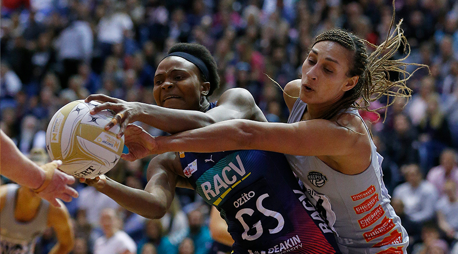 Mwai Kumwenda of the Vixens and Geva Mentor of the Magpies contest the ball during the Super Netball Minor Semi Final match between the Melbourne Vixens and the Collingwood Magpies at the State Netball and Hockey Centre on September 01, 2019 in Melbourne, Australia. 