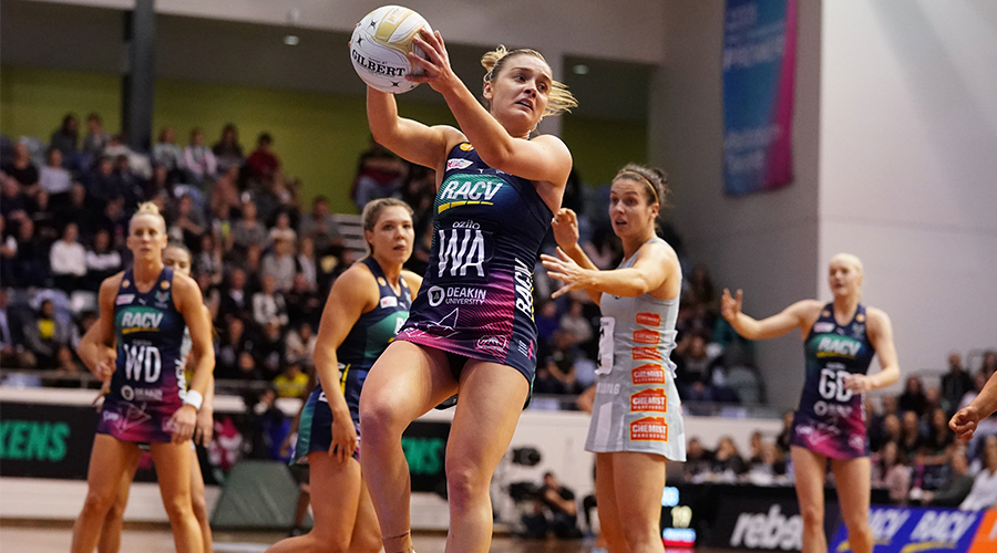 Liz Watson of the Vixens controls the ball during the Super Netball Semi-Final 2 between the Melbourne Vixens and the Collingwood Magpies at the State Netball and Hockey Centre in Melbourne, Sunday, September 1, 2019. 