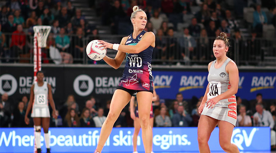 Renae Ingles from the Vixens with the ball
