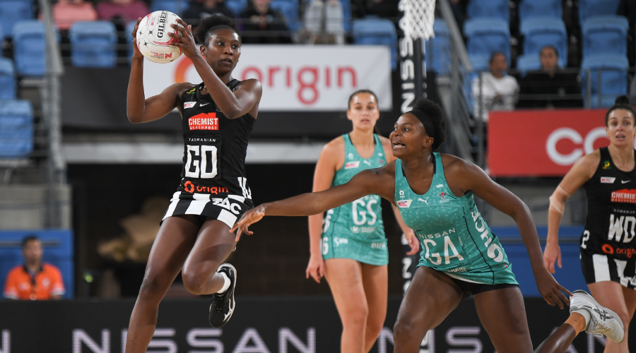 Jodi-Ann Ward of the Magpies and Mwai Kumwenda of the Vixens during the Round 7 Super Netball match between Collingwood Magpies and Melbourne Vixens at Ken Rosewall Arena in Sydney, Saturday, June 12, 2021.