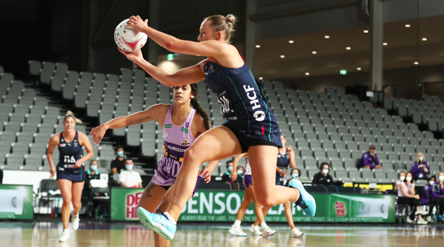 Hannah Mundy of the Vixens in action during the Round 14 Super Netball match between the Melbourne Vixens and Queensland Firebirds, at Nissan Arena, Brisbane, Wednesday, August 4, 2021. 