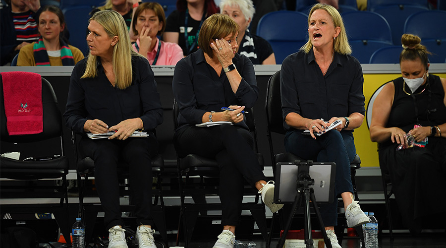Vixens head coach Simone McKinnis (right) during the Round 4 Super Netball match between the Melbourne Vixens and West Coast Fever at John Cain Arena, Melbourne Tuesday, April 12, 2022.