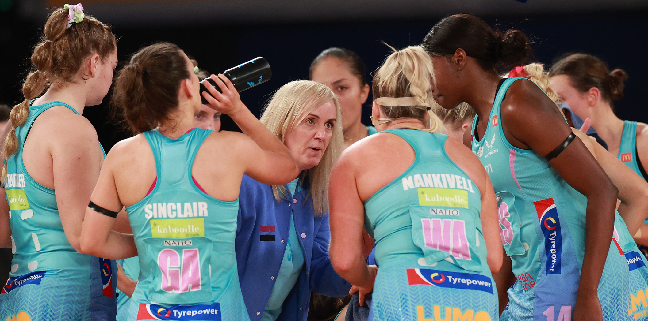 Tracey Neville marshalls her troops at a break